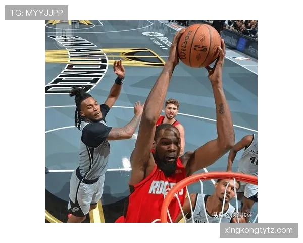 怀特挡拆创造关键得分，效率显著提升助马刺攻防转换