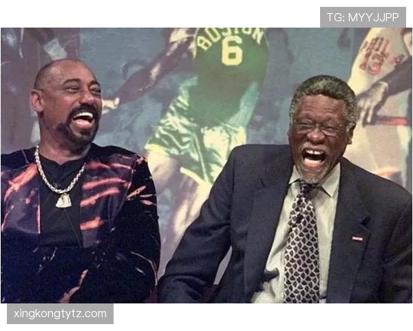 比尔·拉塞尔防守篮板对决张伯伦奠定冠军基石