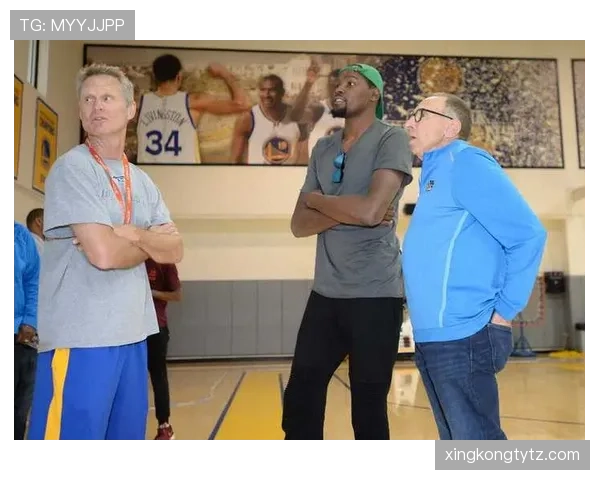 博古特篮下高效护筐提升球队防守稳定性