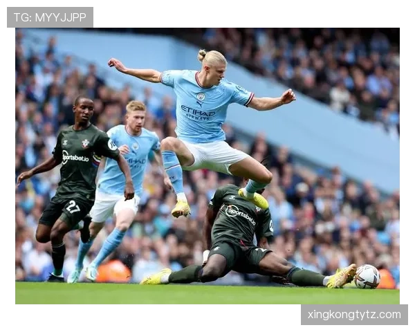 曼城近期控球优势保持，但压制对手能力面临考验，形势变化逐步影响争冠表现