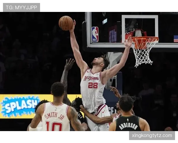 杰克逊二世利用挡拆拉开空间提升三分命中率显著领先队内同位置球员