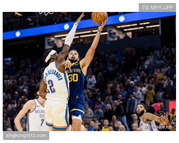 班切罗靠挡拆单打拉开空间，高效胜过库里无球